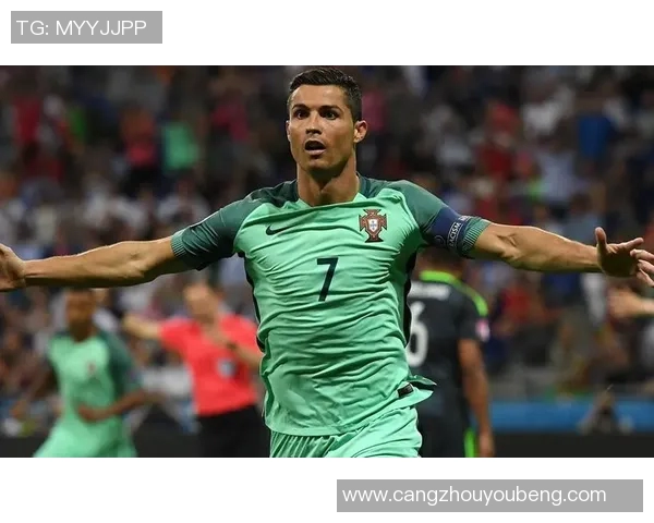 当今足球巨星争锋：梅西、C罗、哈兰德与姆巴佩的时代较量与未来展望